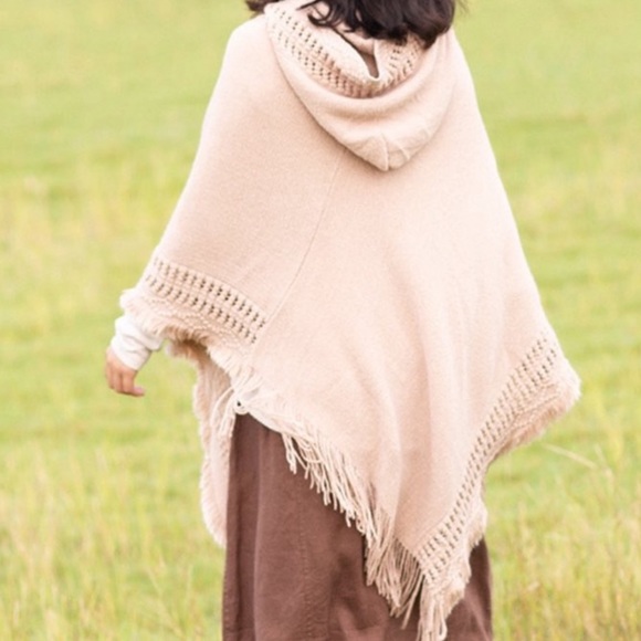 #68 CROCHET Fringe Bohemian Boho One size Hood Cream Oversized Shawl Poncho - Picture 2 of 6